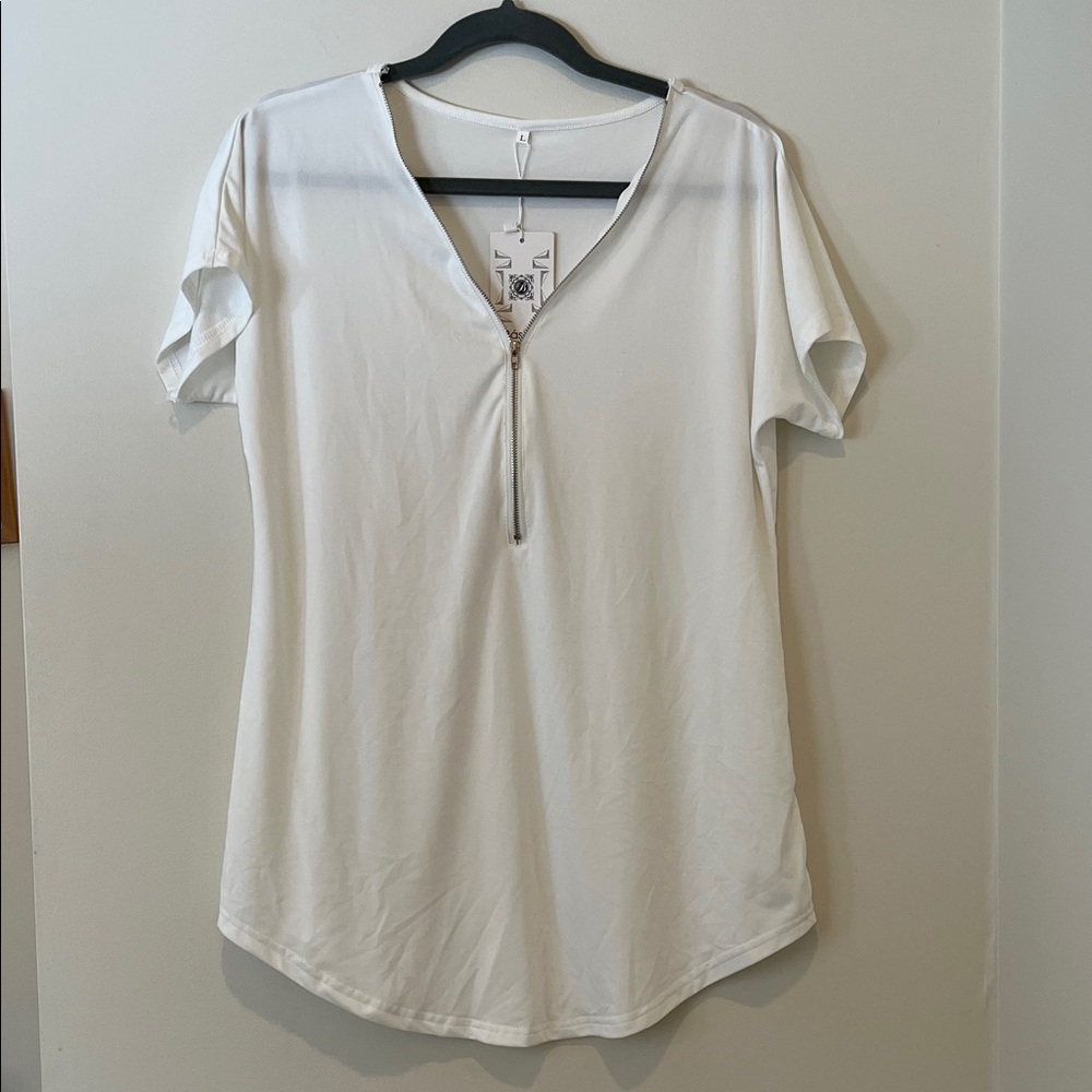 Classic White Short Sleeve V-Neck Top